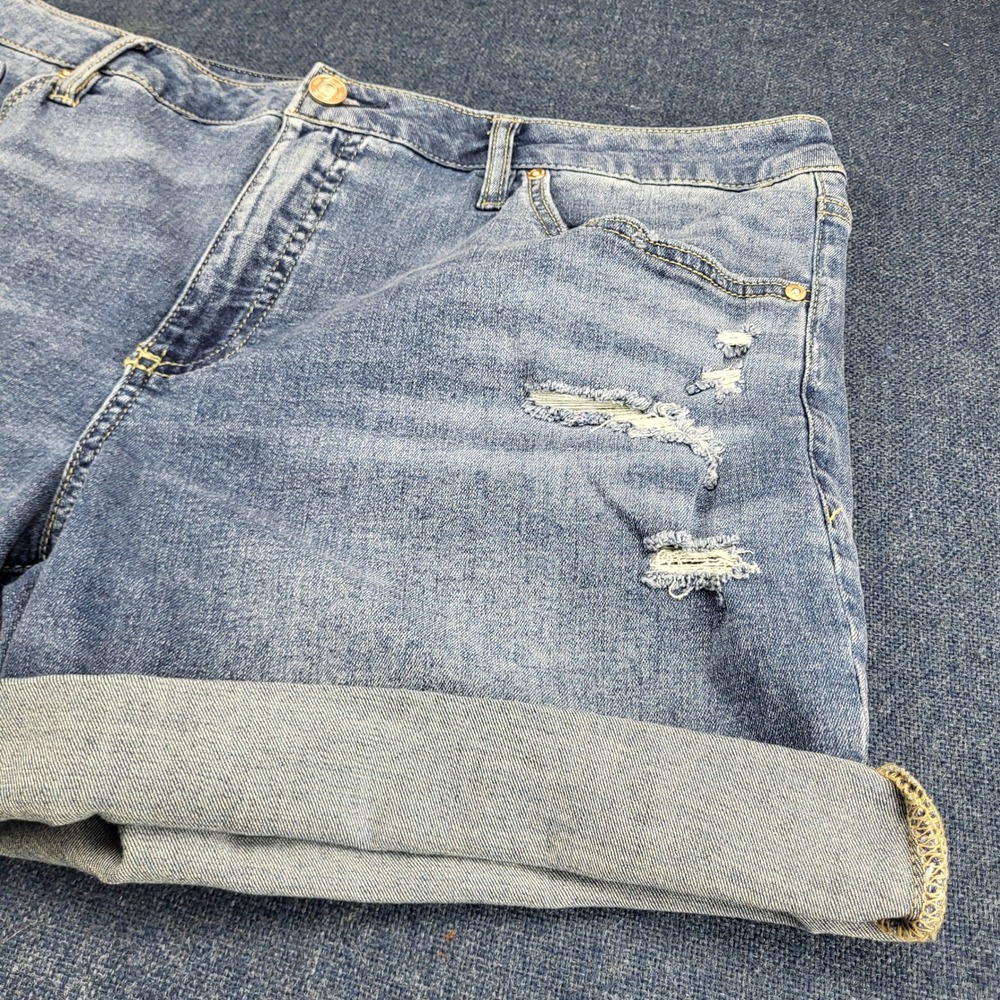 Seven7 Womens Relaxed Bermuda Distressed Denim Shorts Med Wash Blue Sz 16 Cutoff - Picture 2 of 11